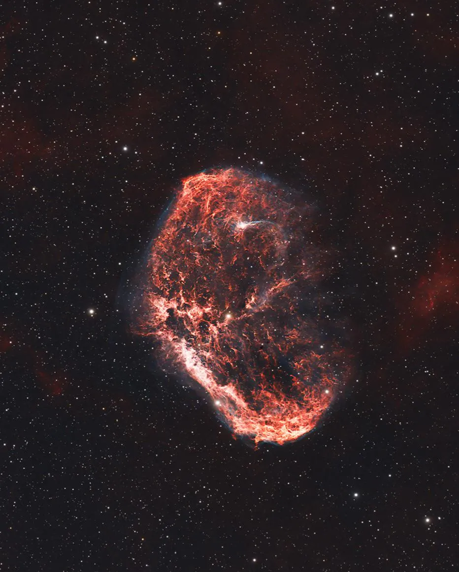 Crescent Nebula in HOO: An Astrophotography Deep Dive