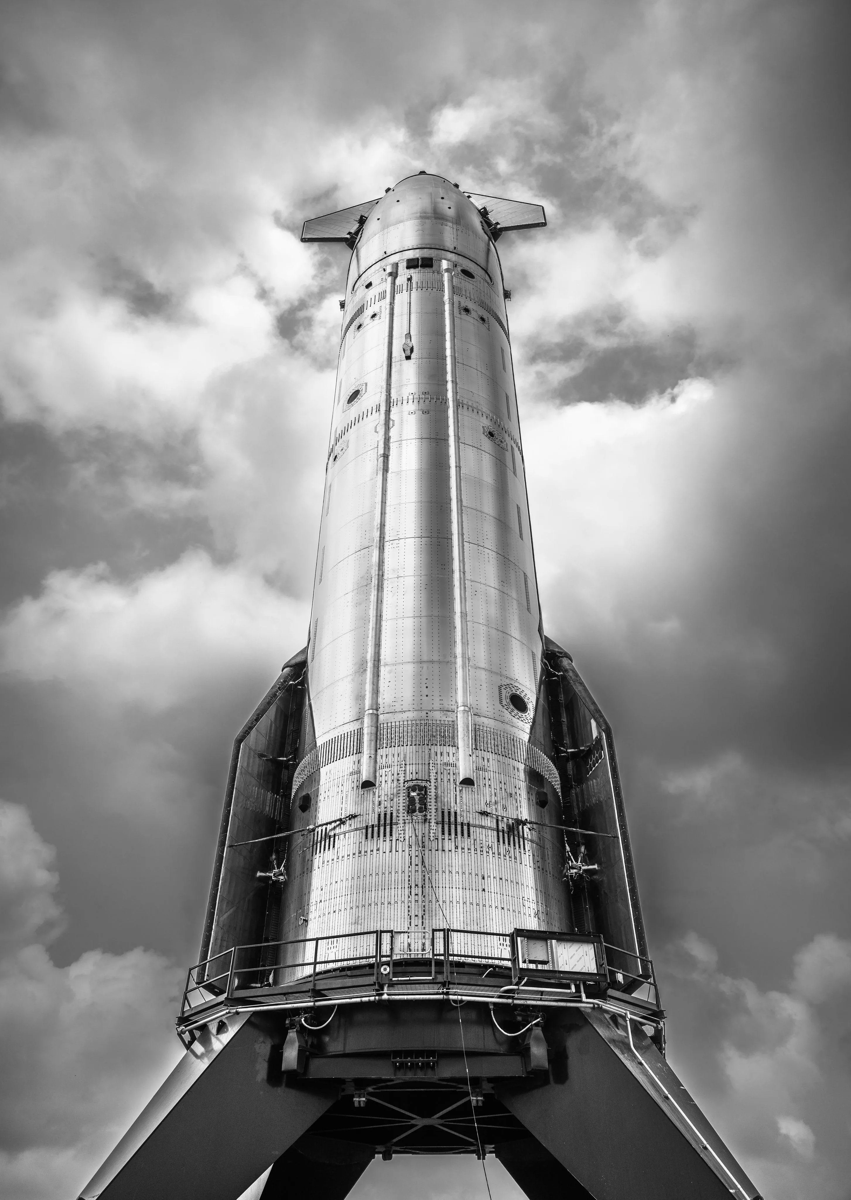The Mighty Starship S35: A Glimpse into Humanity's Spacefaring Future