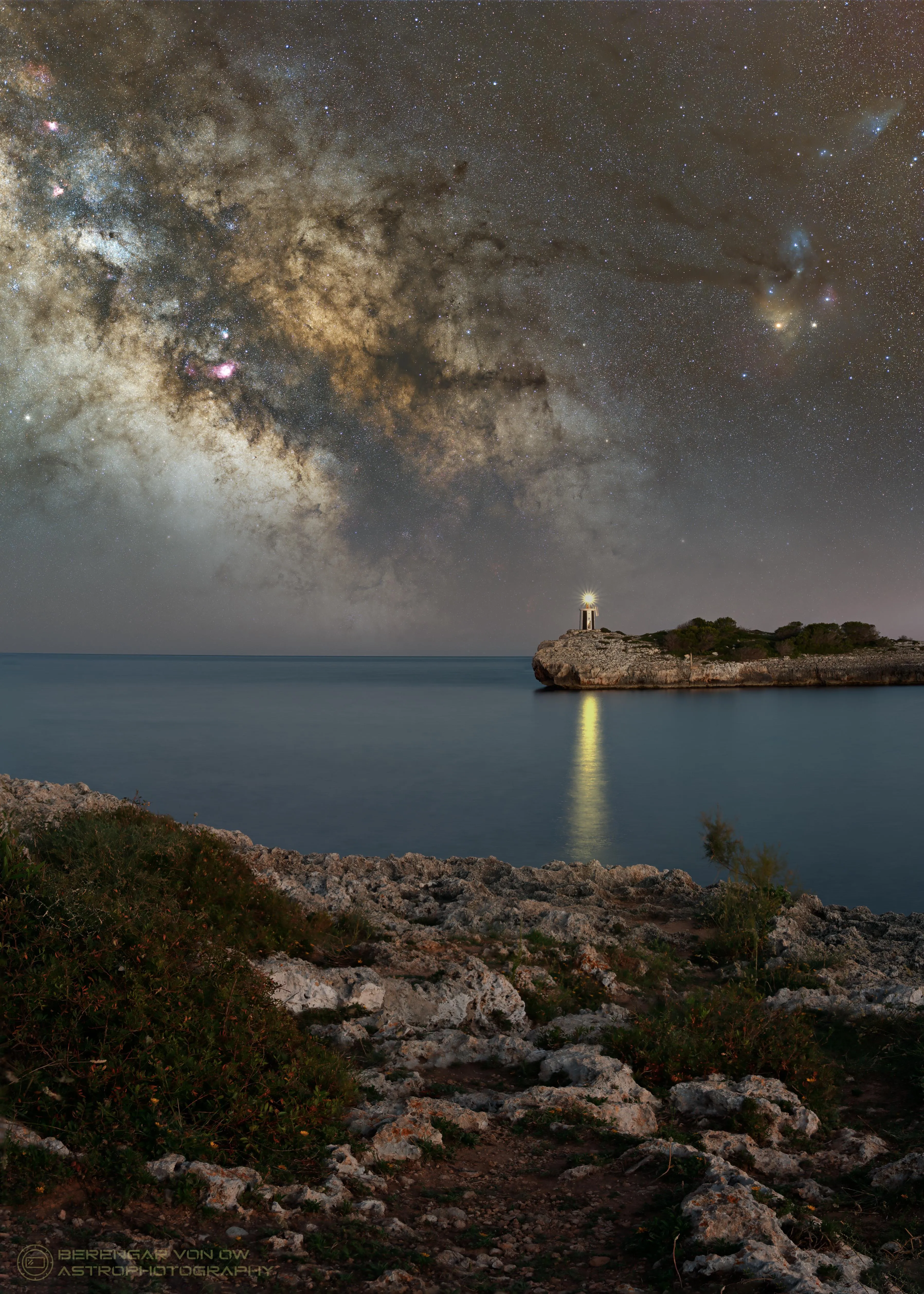 Where the Milky Way Meets the Sea: A Celestial Masterpiece